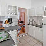 Apartmán 2 Bedroom Cozy In *