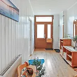 Apartmán 2 Bedroom Cozy In *