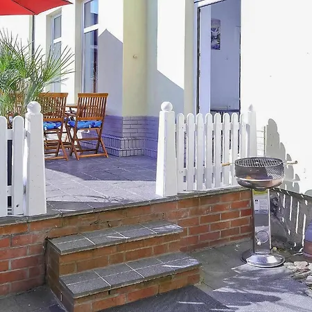 Apartmán 2 Bedroom Cozy In