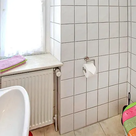 דירה 2 Bedroom Cozy In מאלצ'ו